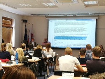 Marta Zavadilová hielt einen Vortrag zu ausgewählten Fragen des internationalen Familienrechts für slowakische Richter