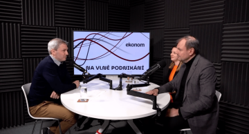 Barbora Paclíková and Ondřej Trubač in the podcast Na vlně podnikání, published by Ekonom